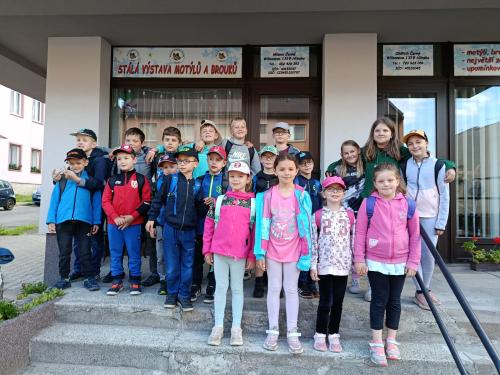 Výlet I. a V. třídy za motýly a do historie Hlinska v Čechách